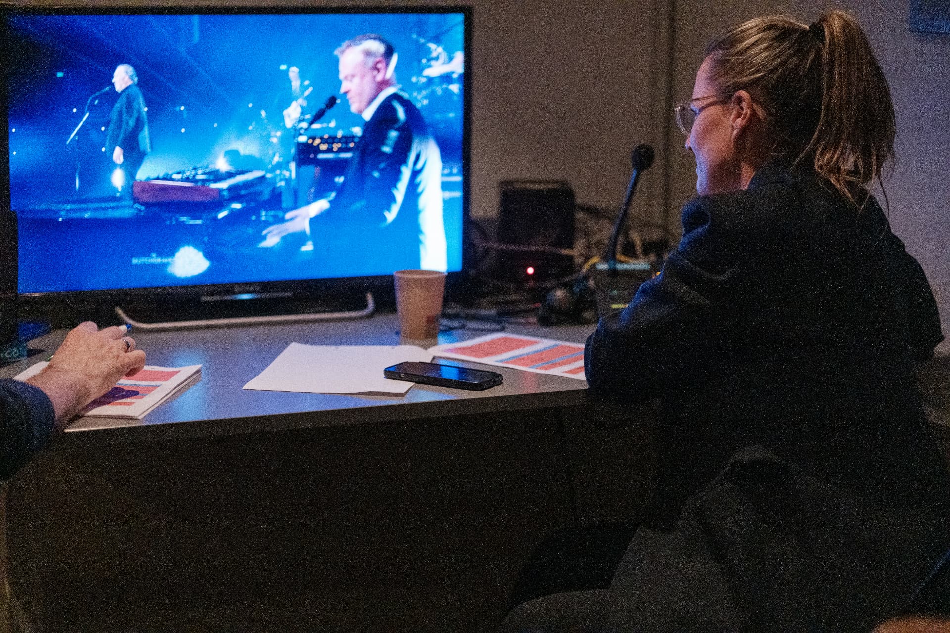 Følger sending fra regirommet